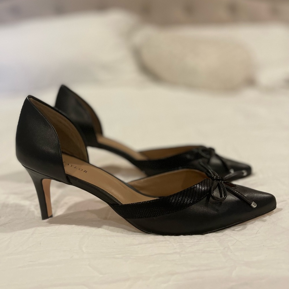 Ann Taylor Black Pumps